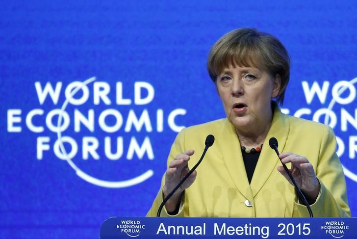 © Reuters. Chanceler alemã, Angela Merkel, faz discurso no Fórum Econômico Mundial em Davos