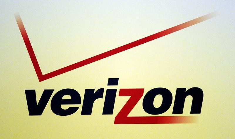 © Reuters. A Verizon logo is seen during the International CTIA WIRELESS Conference & Exposition in New Orleans, Louisiana