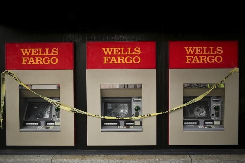 © Reuters. Damaged ATM machines are shown at a Wells Fargo bank building on Shattuck Avenue, in Berkeley