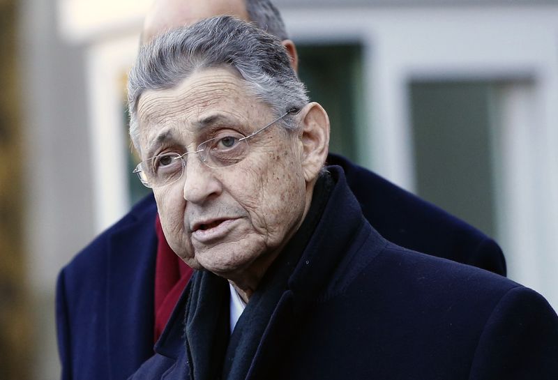 © Reuters. New York Assembly Speaker Sheldon Silver leaves federal court in New York