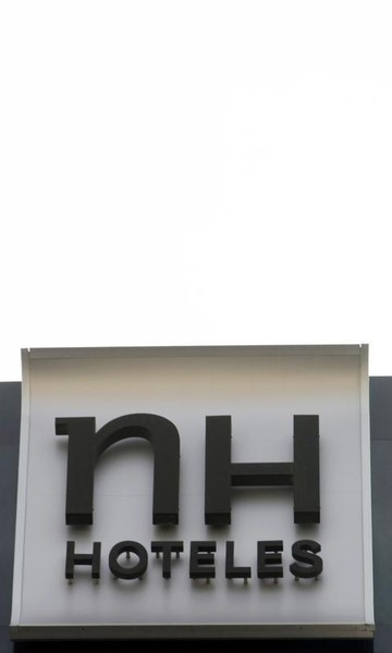 © Reuters. Intesa Sanpaolo sale de NH Hoteles tras vender 7,6% por 114 mlns eur