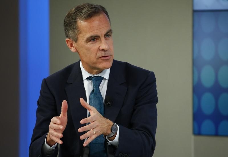 © Reuters. Carney, Governor of the Bank of England, gestures during the session 'The BBC World Debate: A Richer World, but for Whom?' in the Swiss mountain resort of Davos