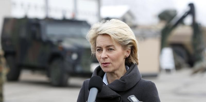 © Reuters. German Defence Minister von der Leyen arrives at German Armed Forces Bundeswehr training centre for warfare disposal in Stetten