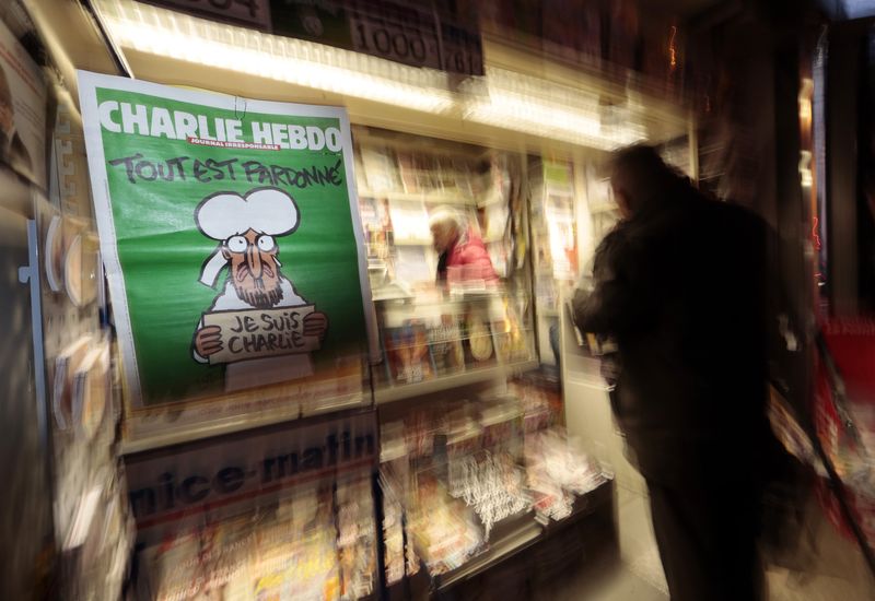 © Reuters. LES VENTES DE CHARLIE HEBDO VONT DÉPASSER 7 MILLIONS DEXEMPLAIRES 