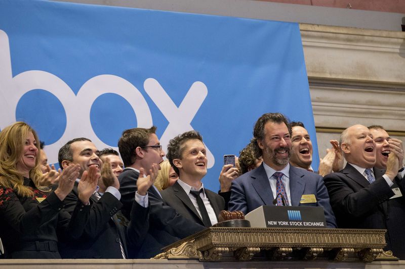 © Reuters. Box Inc Co-Founder and CEO Levie rings the opening bell to celebrate his company's IPO at the New York Stock Exchange