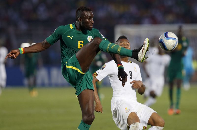 © Reuters. السنغال تتصدر المجموعة الثالثة بعد التعادل مع جنوب افريقيا