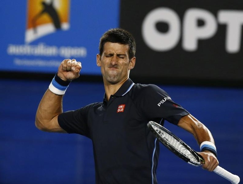 © Reuters. Djokovic pasa cómodamente a cuarta ronda en Melbourne