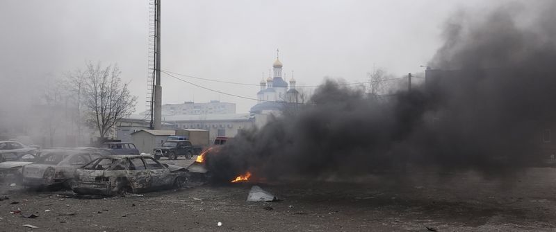 © Reuters. مقتل 20 في هجوم على مدينة ماريوبول بشرق أوكرانيا