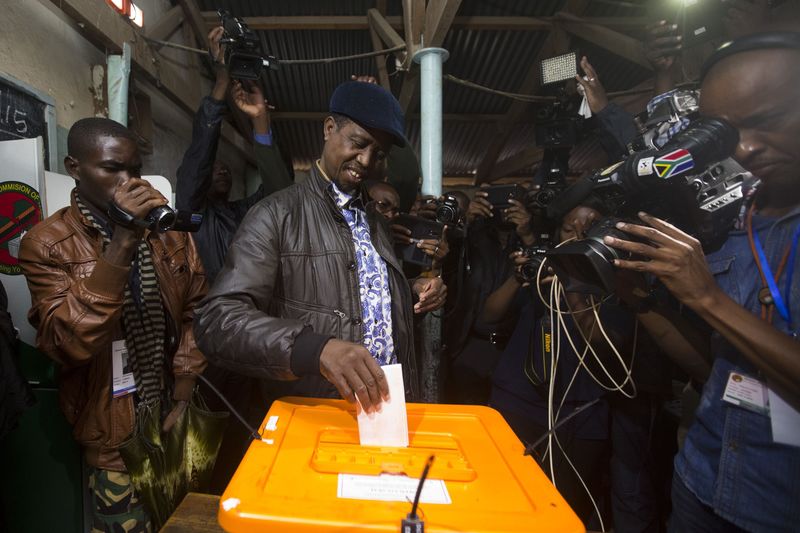 © Reuters. مرشح الحزب الحاكم في زامبيا يفوز بانتخابات الرئاسة بنسبة 48.3 %