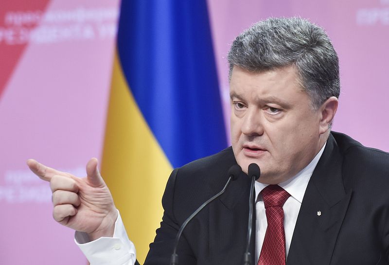 © Reuters. Ukrainian President Petro Poroshenko attends a news conference in Kiev