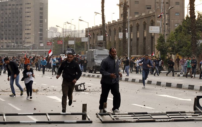 © Reuters. مقتل 18 وإصابة 82 في ذكرى انتفاضة 2011 بمصر