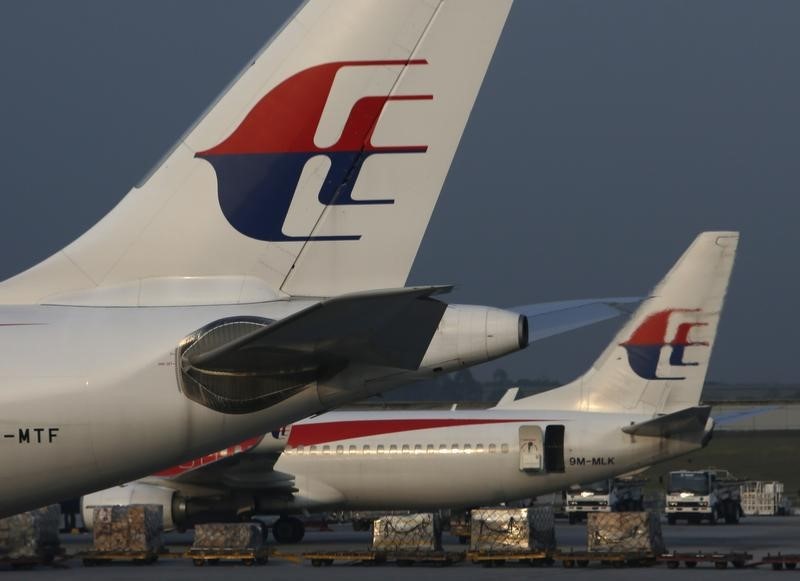 © Reuters. Malaysia Airlines planes sit on the tarmac at Kuala Lumpur International Airport
