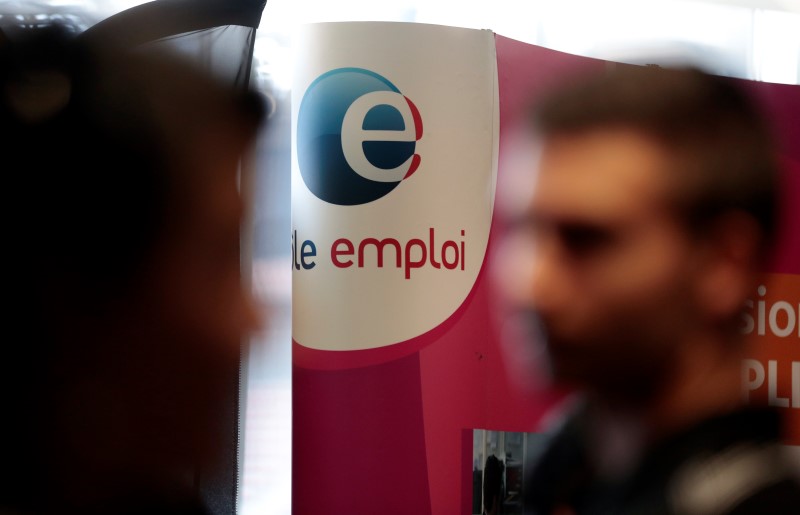 © Reuters. LES FORMATIONS DE DEMANDEURS D'EMPLOI EN FORTE HAUSSE EN 2014