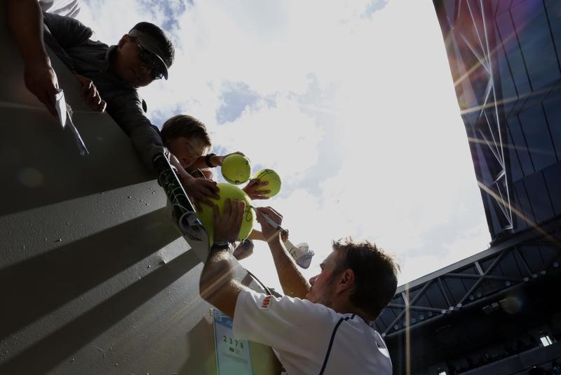 © Reuters. Wawrinka se enfrentará a Nishikori en los cuartos de final en Australia