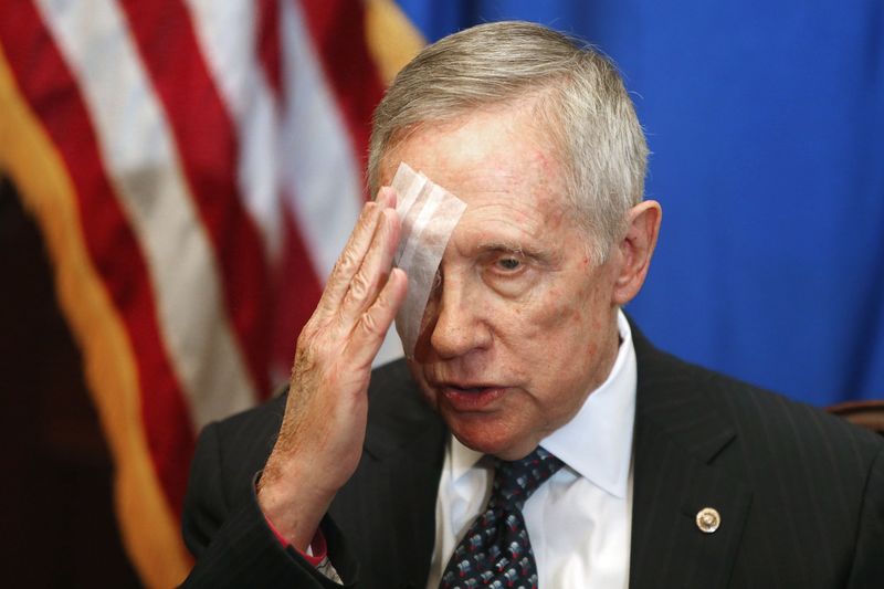 © Reuters. Reid talks about his health during a news conference in his office at the U.S. Capitol in Washington