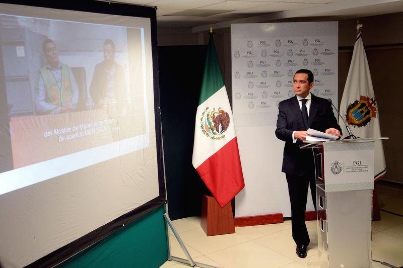 © Reuters. Prosecutor General of Justice for Veracruz, Luis Angel Bravo Contreras, speaks during a news conference about the case of journalist Moises Sanchez, in Veracruz