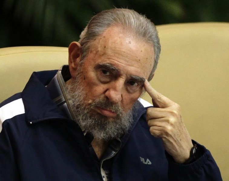 © Reuters. Former Cuban leader Fidel Castro attends the closing ceremony of the sixth Cuban Communist Party (PCC) congress in Havana