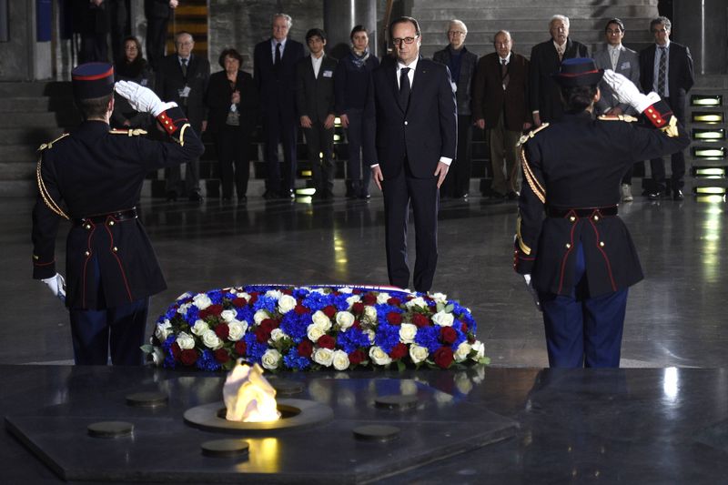 © Reuters. HOLLANDE ANNONCE UN PLAN CONTRE LE RACISME ET L'ANTISÉMITISME