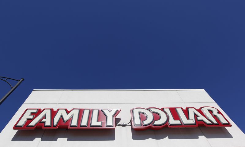 © Reuters. A Family Dollar store is seen in Chicago