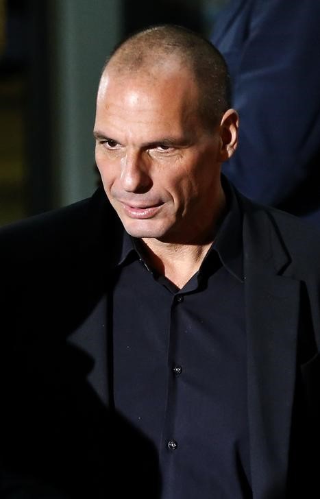 © Reuters. O professor de Economia Yanis Varoufakis confirmou que vai assumir o posto de ministro das Finanças da Grécia .