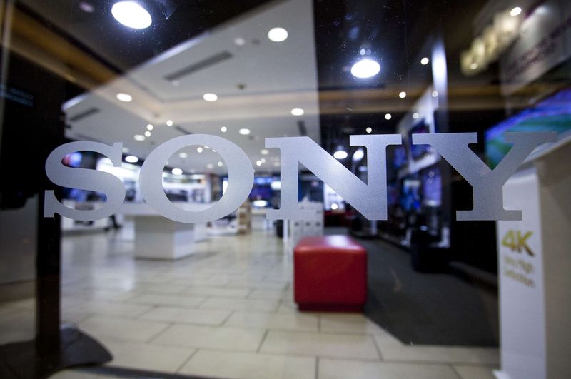 © Reuters. Sony prevé eliminar 1.000 empleos en negocio de teléfonos inteligentes