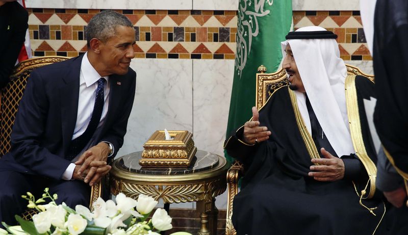 © Reuters. Президент США Барак Обама и король Саудовской Аравии Салман во время встречи в Эр-Рияде