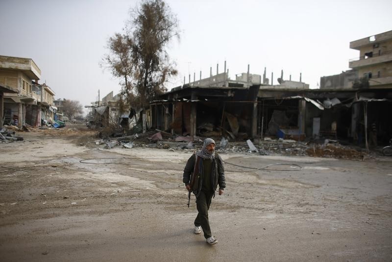 © Reuters. الجيش الأمريكي: التحالف يواصل هجماته على أهداف للدولة الإسلامية قرب كوباني