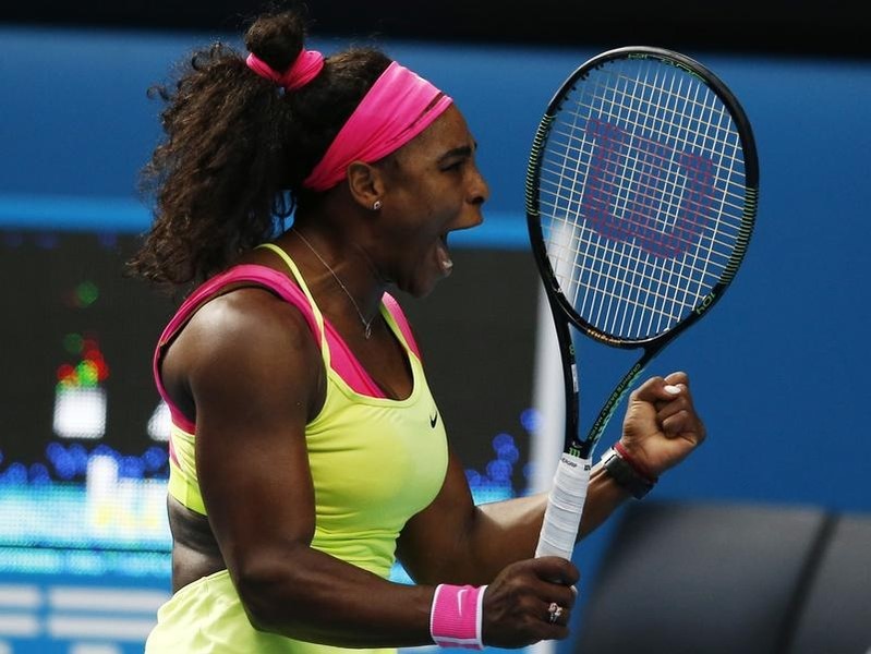 © Reuters. Williams of the U.S. celebrates after defeating compatriot Keys in their women's singles semi-final match at the Australian Open 2015 tennis tournament in Melbourne 