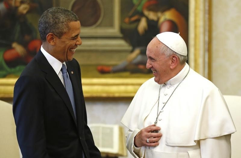 © Reuters. El papa Francisco podría ser aliado Obama en cambio climático, dice EEUU