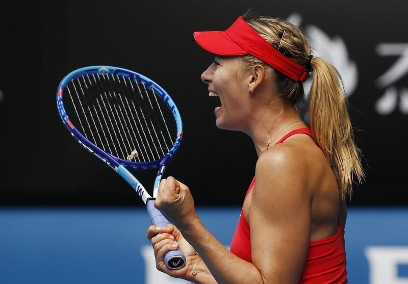 © Reuters. Sharapova accede a su cuarta final en Melbourne