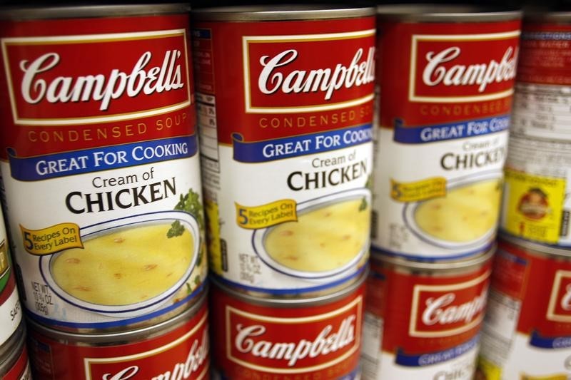 © Reuters. Cream of Chicken Campbell's Condensed Soup is stocked on a shelf at a grocery store in Phoenix