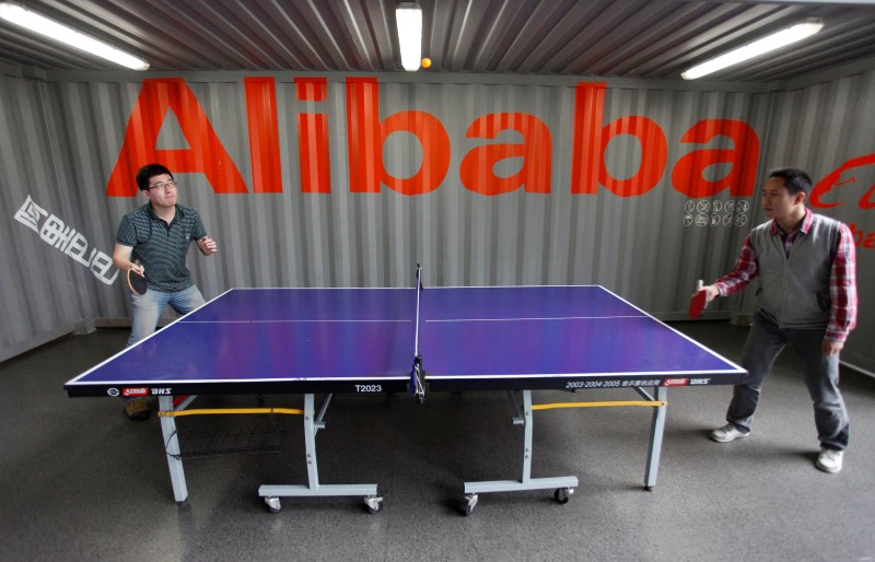 © Reuters. Ingresos trimestrales de Alibaba decepcionan, sus acciones se hunden