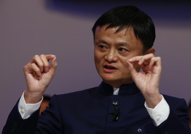 © Reuters. Ma, Founder and Executive Chairman of Alibaba Group, speaks during the session 'An Insight, An Idea with Jack Ma' in the Swiss mountain resort of Davos