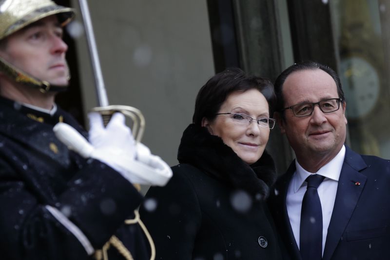 © Reuters. فرنسا وبولندا تحثان روسيا على وقف كل أنواع الدعم للانفصاليين الأوكرانيين