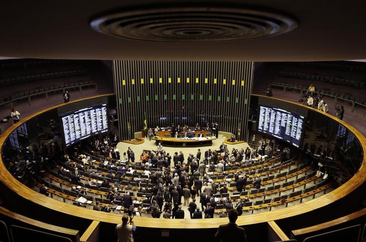 © Reuters. Vista geral do plenário da Câmara dos Deputados durante sessão em 2014