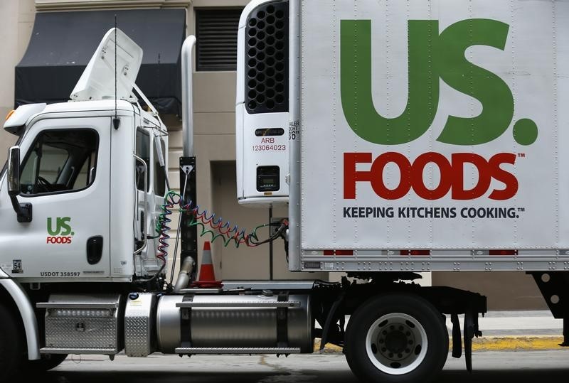 © Reuters.  A US. Foods truck is shown on delivery in in San Diego