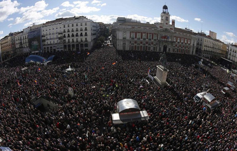 © Reuters. Podemos muestra su fuerza con una gran marcha en Madrid
