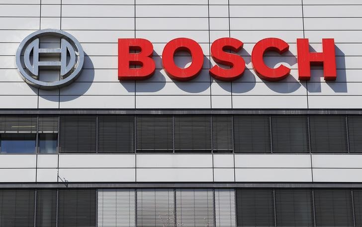 © Reuters. The logo of Bosch is pictured on its headquarters in Stuttgart