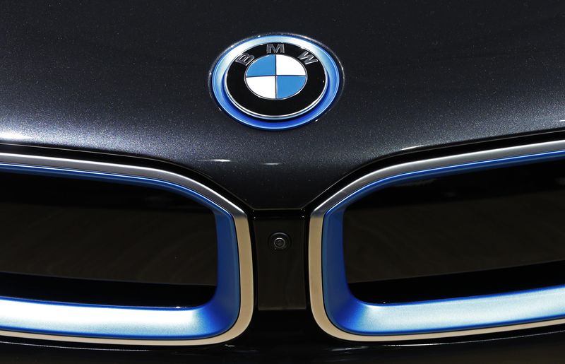 © Reuters. A BMW logo is seen on a car at the Brussels International Auto Show