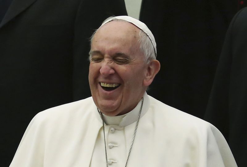 © Reuters. البابا يزور البوسنة في يونيو