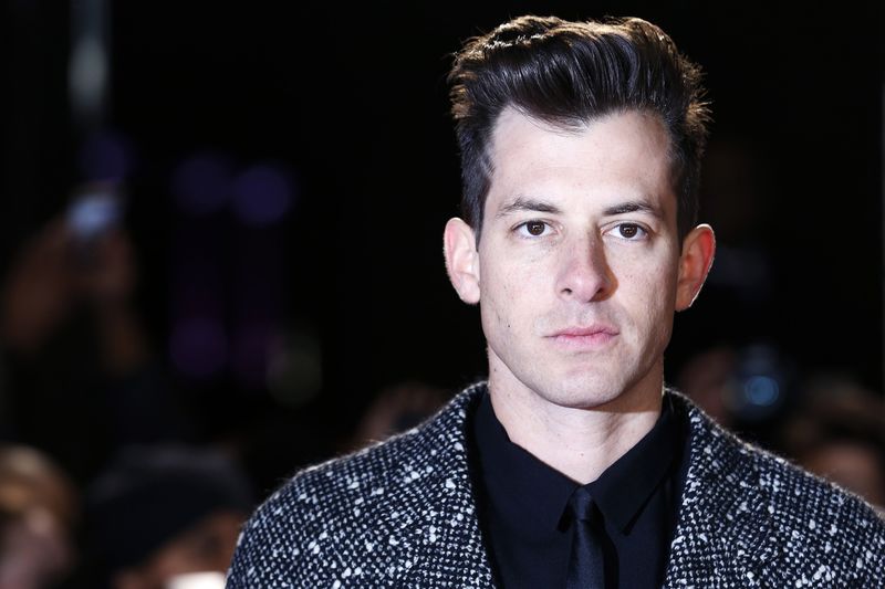 © Reuters. Singer Mark Ronson arrives for the UK premiere of "Mortdecai" at Leicester Sqaure in London