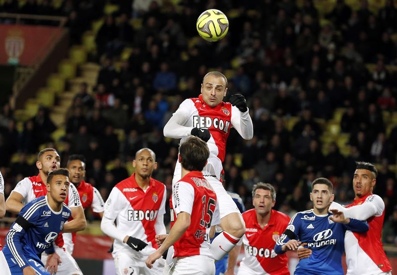 © Reuters. قمة فرنسا تهتز تحت أقدام ليون بعد التعادل مع موناكو