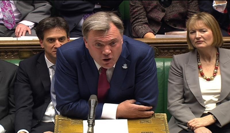 © Reuters. A still image from video shows Britain's opposition Chancellor of the Exchequer Ed Balls reacting to the the Autumn Statement to Parliament in London