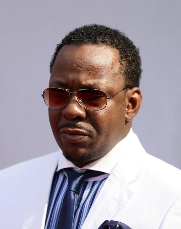 © Reuters. Bobby Brown pide privacidad mientras su hija sigue en el hospital 