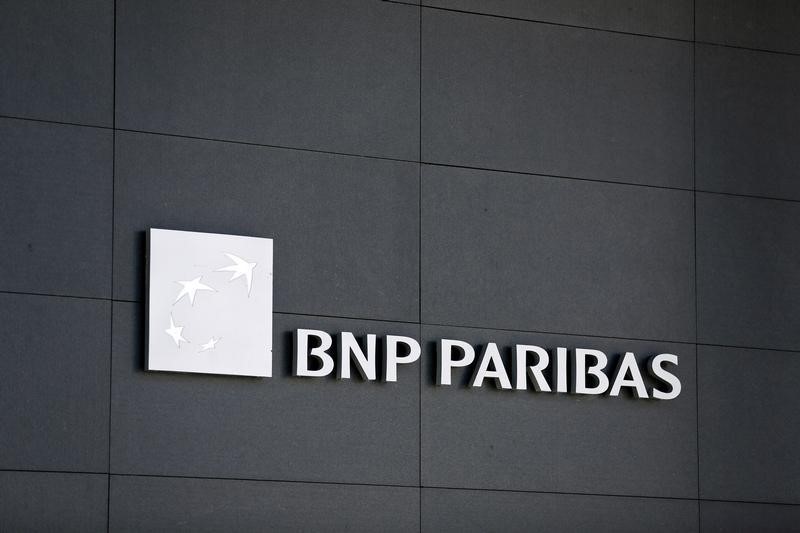 © Reuters. BNP PARIBAS ET LES BANQUES EN RECUL À PARIS À MI-SÉANCE