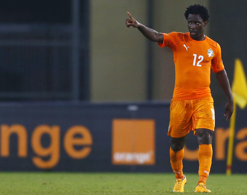 © Reuters. Ivory Coast's Wilfried Bony celebrates his second goal during their quarter-final soccer match of the 2015 African Cup of Nations against  Algeria in Malabo