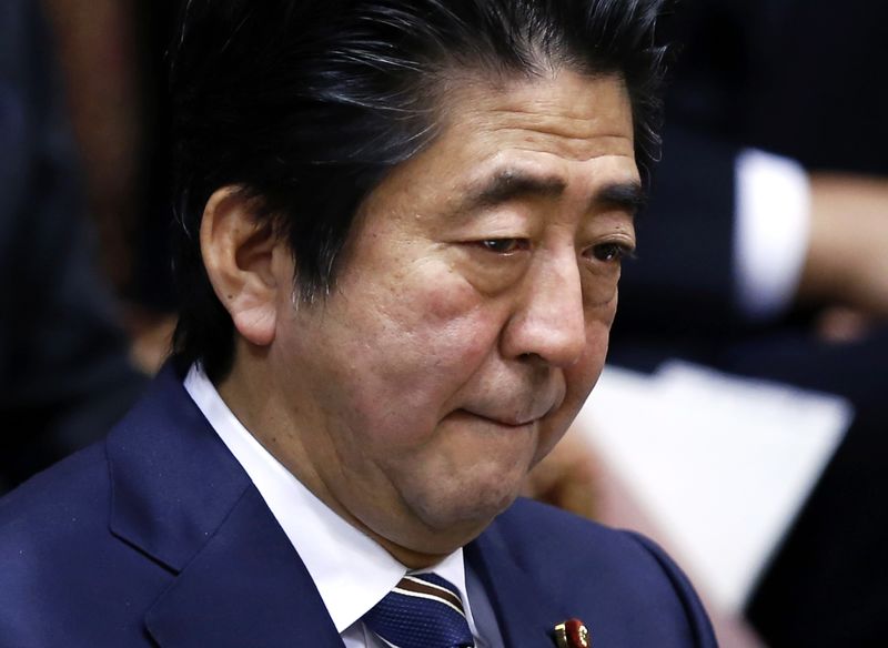 © Reuters. Premiê do Japão, Shinzo Abe, no Parlamento, em Tóquio