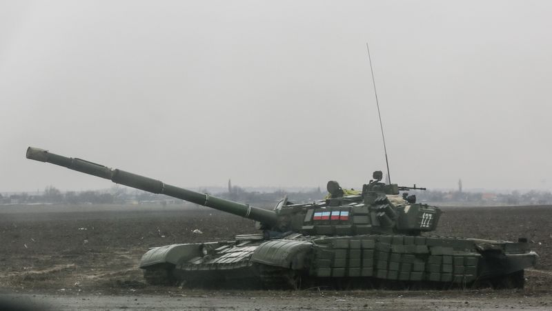 © Reuters. الانفصاليون يقصفون القوات الاوكرانية بعد فشل محادثات السلام