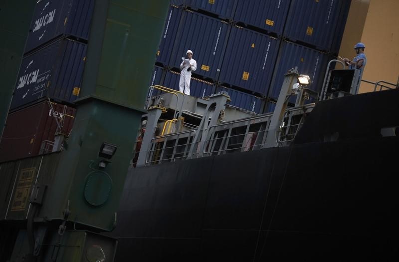 © Reuters. Terminal de cargas no Porto de Santos.