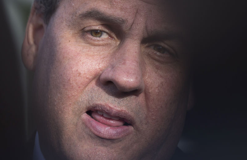 © Reuters. New Jersey Governor Chris Christie speaks during his visit to the One Nucleus life science company headquarters in Cambridge